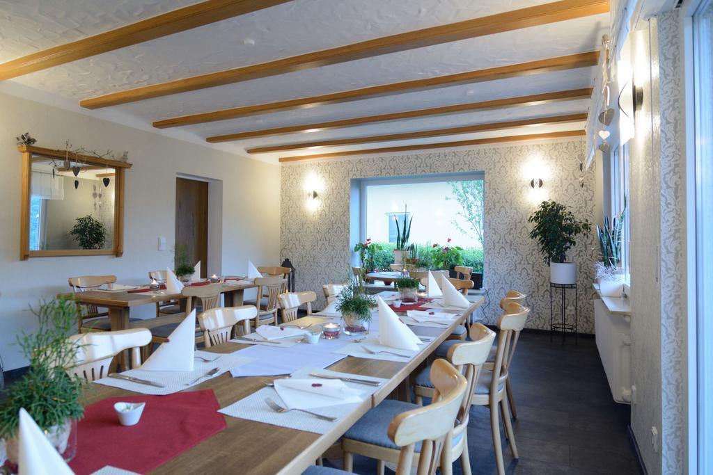 Hotel-Restaurant-Weingut Kapellenhof Клотен Екстериор снимка