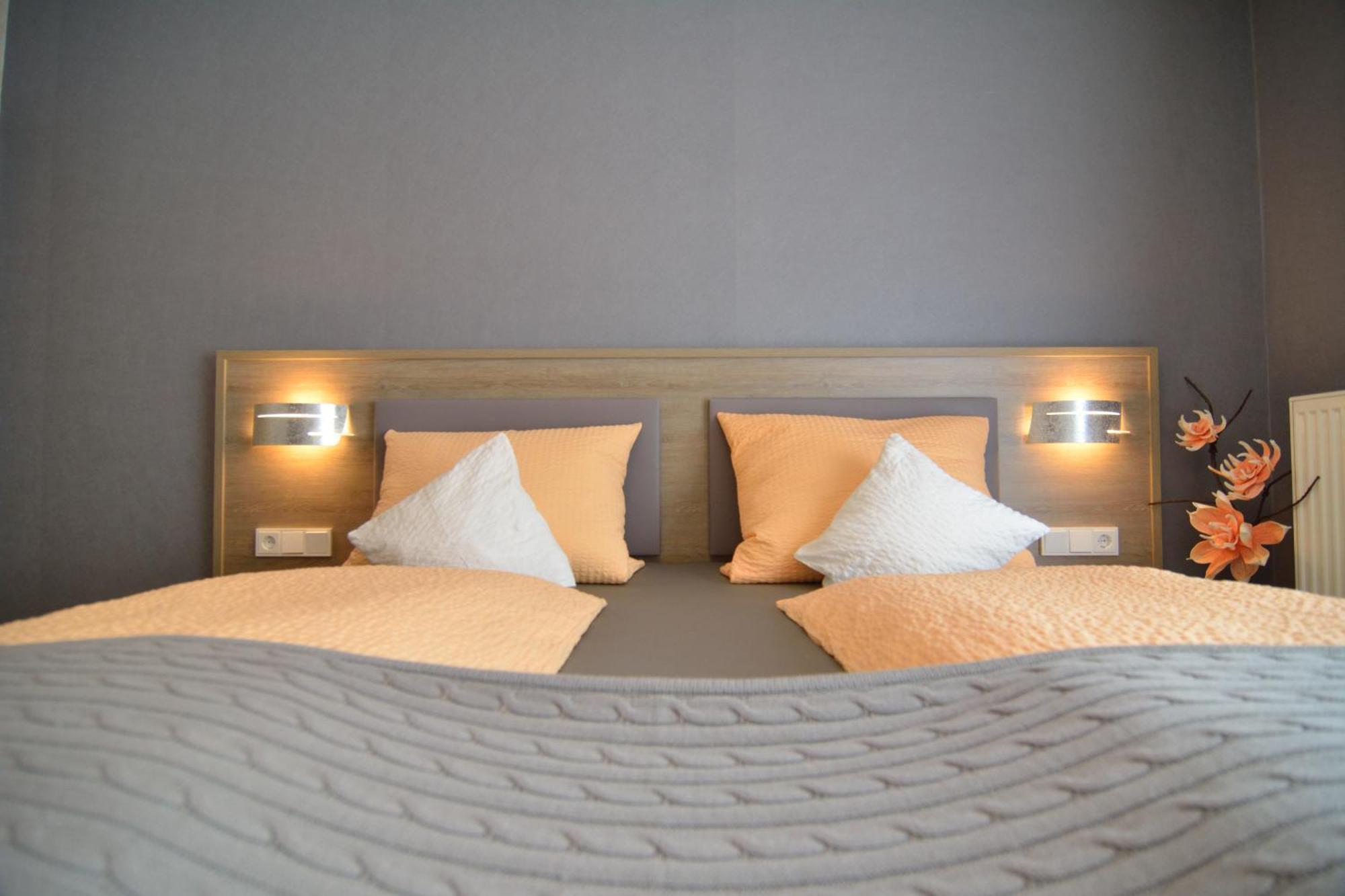 Hotel-Restaurant-Weingut Kapellenhof Клотен Екстериор снимка
