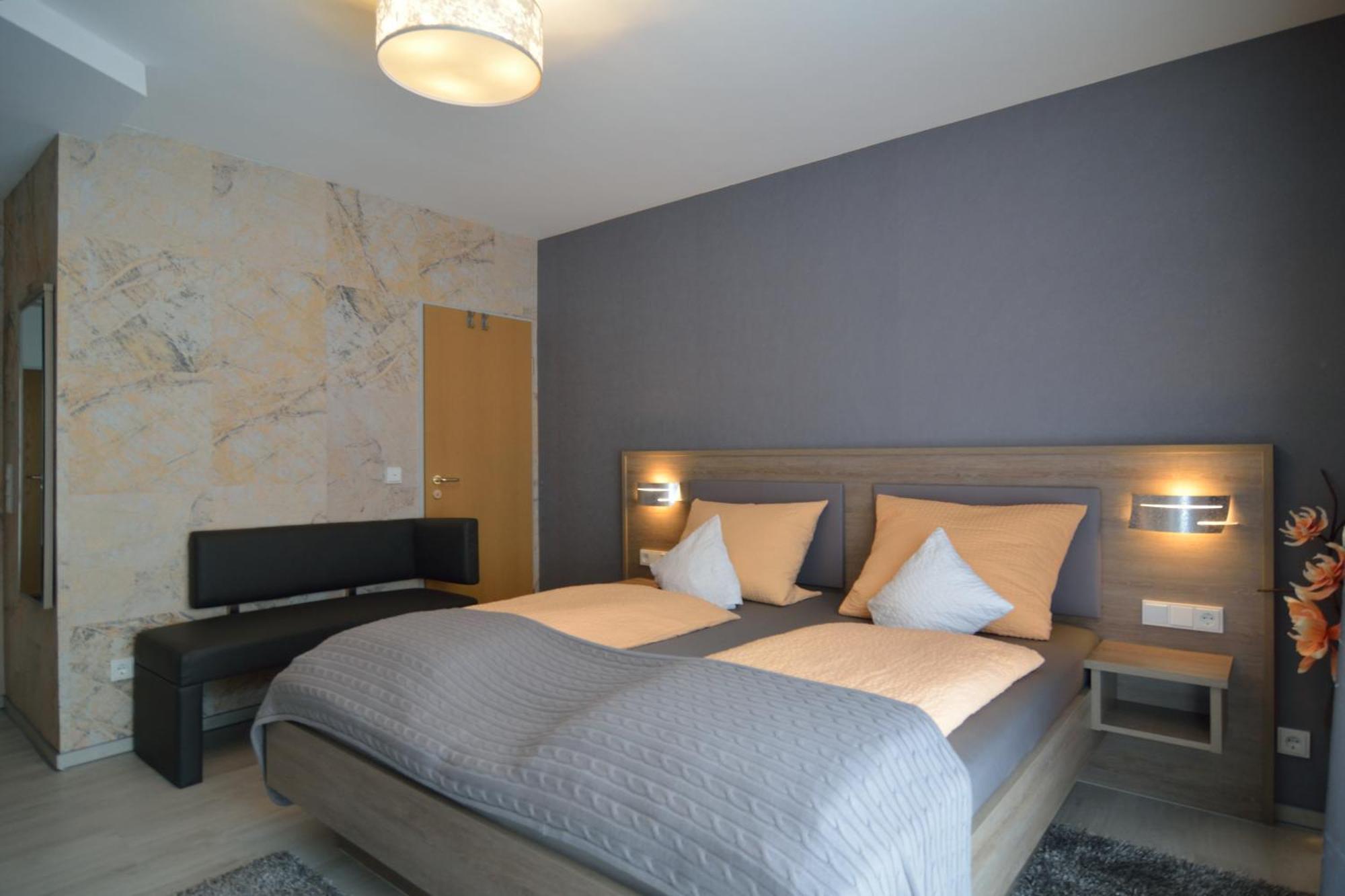 Hotel-Restaurant-Weingut Kapellenhof Клотен Екстериор снимка