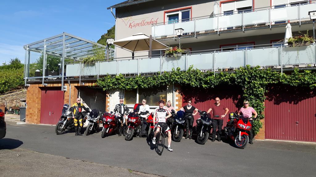 Hotel-Restaurant-Weingut Kapellenhof Клотен Екстериор снимка