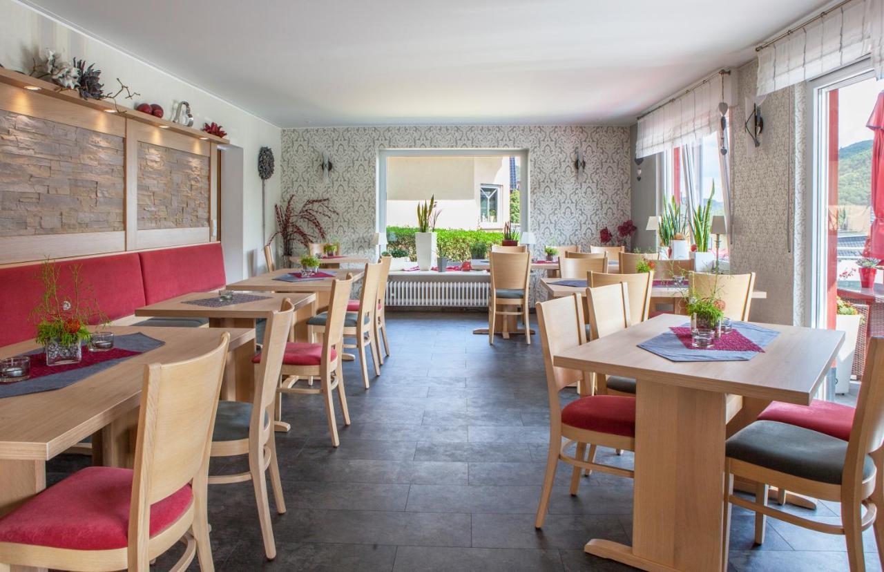 Hotel-Restaurant-Weingut Kapellenhof Клотен Екстериор снимка