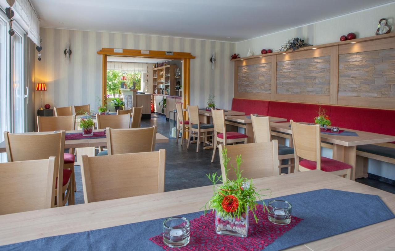 Hotel-Restaurant-Weingut Kapellenhof Клотен Екстериор снимка