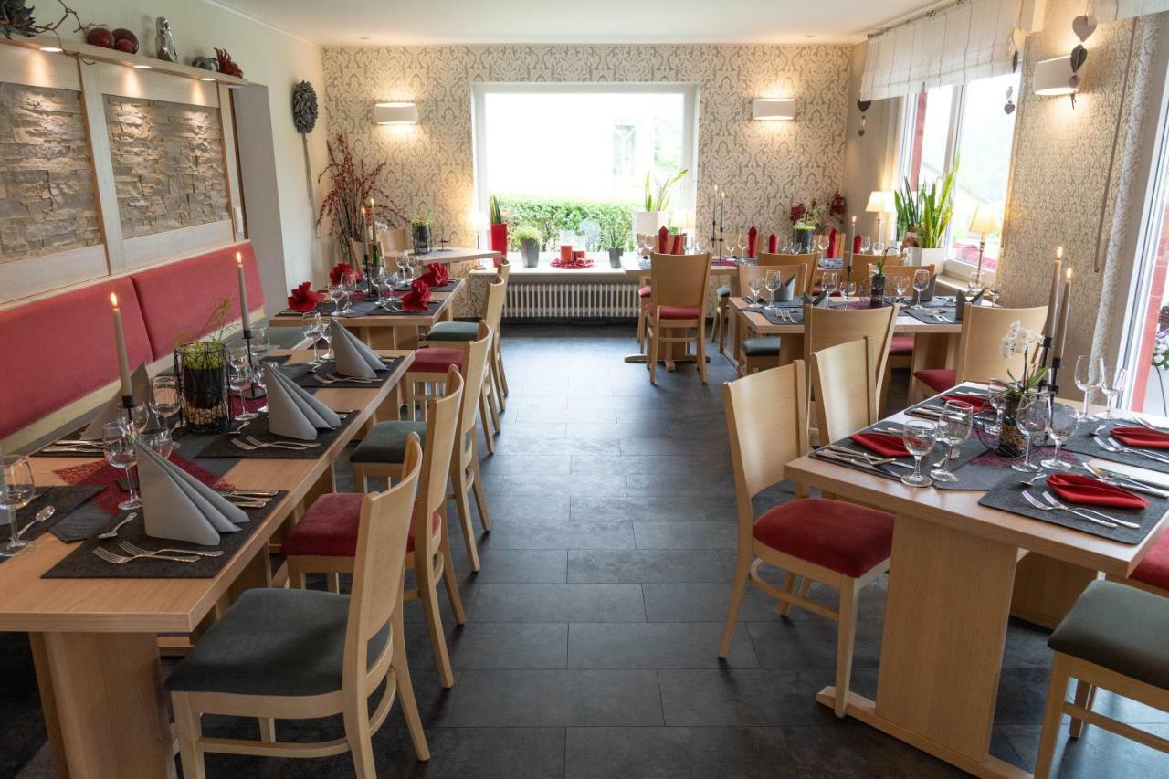 Hotel-Restaurant-Weingut Kapellenhof Клотен Екстериор снимка